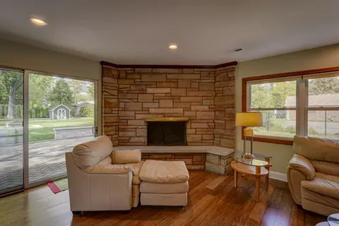 Living - 1335 35th St, Munster, IN 46321 photo 7 of 8