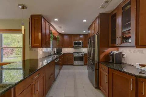 Kitchen - 1335 35th St, Munster, IN 46321 photo 1 of 4