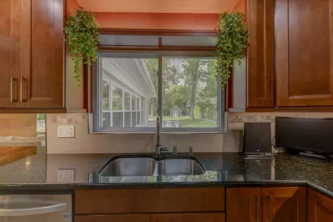 Kitchen - 1335 35th St, Munster, IN 46321 photo 4 of 4
