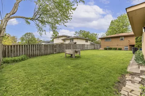 Exterior - 321 N Ernest St, Griffith, IN 46319 photo 4 of 6