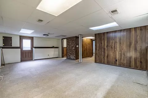 Living - 321 N Ernest St, Griffith, IN 46319 photo 4 of 4