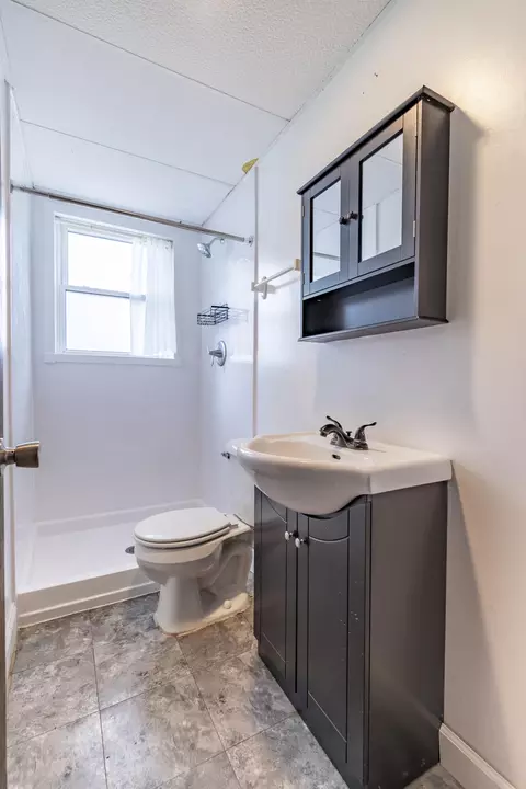 Bath - 321 N Ernest St, Griffith, IN 46319 photo 4 of 4