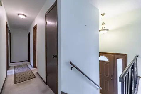 Entry Way - 321 N Ernest St, Griffith, IN 46319 photo 2 of 2