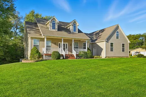 232 Akela Dr, Valparaiso, IN 46385