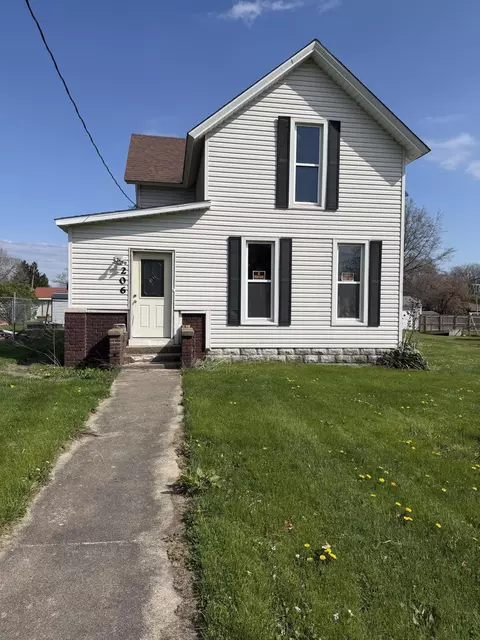 206 E Wayland St, Goodland, IN 47948