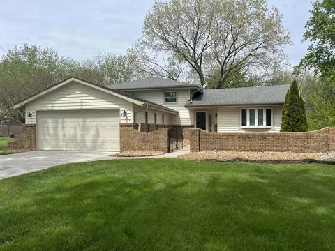 4024 W 75th Pl, Merrillville, IN 46410