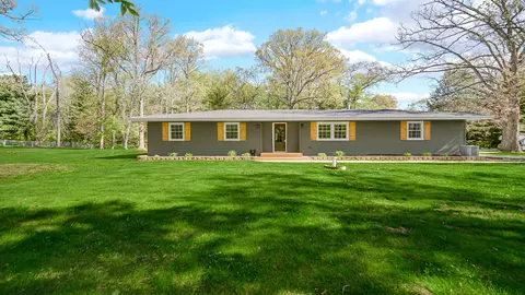 4964 Locksley Dr, Rensselaer, IN 47978
