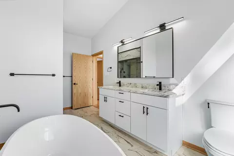 Bath - 220 Robbins Rd, Valparaiso, IN 46385 photo 1 of 8