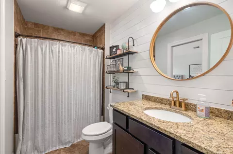 Bath - 906 Theresa Dr, Crown Point, IN 46307 photo 5 of 5