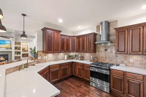 Kitchen - 906 Theresa Dr, Crown Point, IN 46307 photo 3 of 6