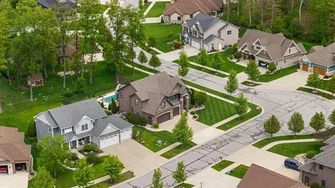 View/Area - 906 Theresa Dr, Crown Point, IN 46307 photo 1 of 4