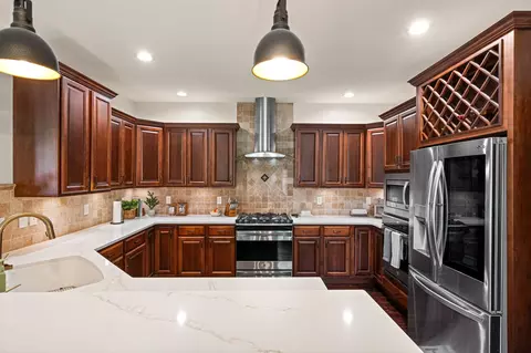 Kitchen - 906 Theresa Dr, Crown Point, IN 46307 photo 2 of 6