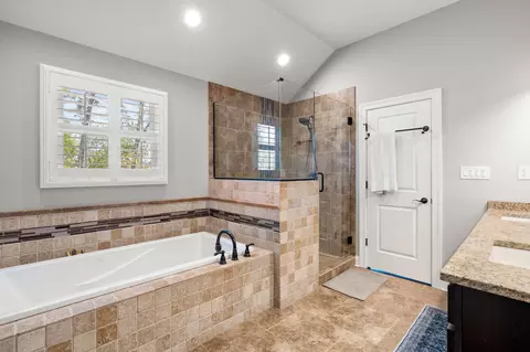 Bath - 906 Theresa Dr, Crown Point, IN 46307 photo 4 of 5