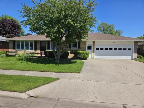 111 David Ct, La Porte, IN 46350