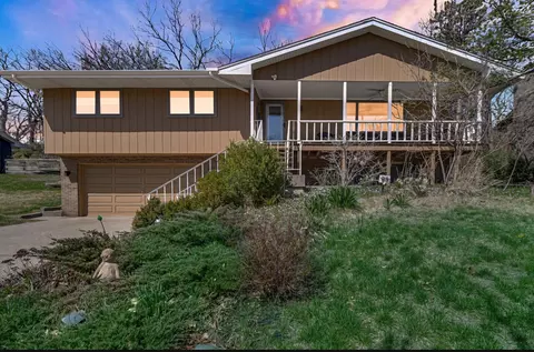 95 Diana Rd, Ogden Dunes, IN 46368