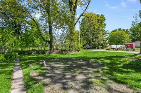 Exterior - 307 E Oneida St, La Crosse, IN 46348 photo 5 of 6