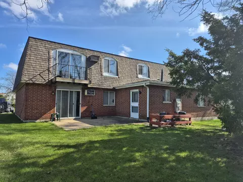 Exterior - 8137 Pine Island Ter, Crown Point, IN 46307 photo 5 of 8