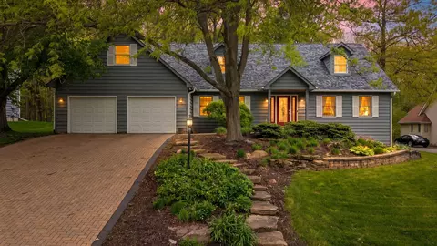 144 Westchester Ln, Valparaiso, IN 46385