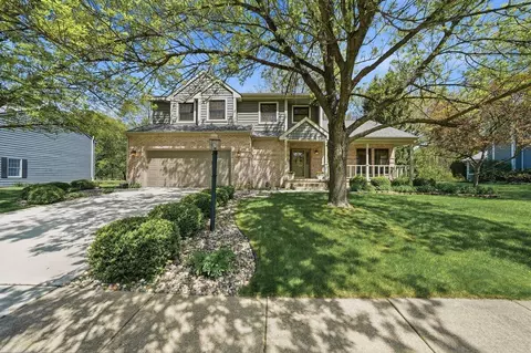 105 Andover Dr, Valparaiso, IN 46383