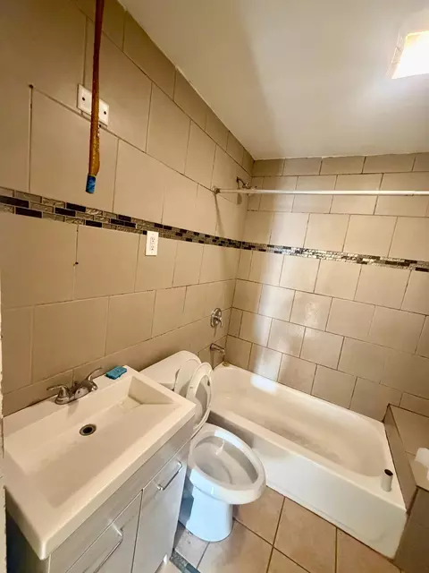 Bath - 809 Pierce St, Gary, IN 46402 photo 2 of 2