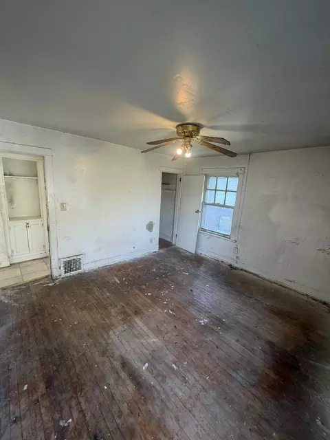 Bedroom - 809 Pierce St, Gary, IN 46402 photo 1 of 4