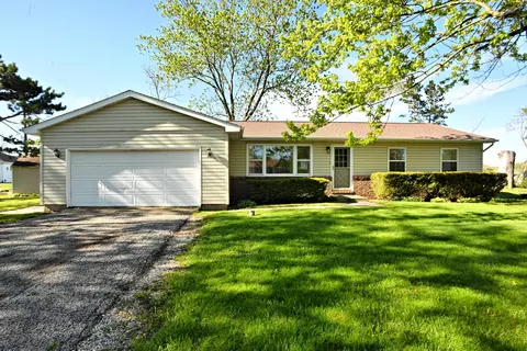 2704 Kellee Ct, Valparaiso, IN 46383