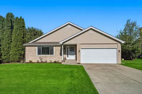 7617 Starling Dr, Schererville, IN 46375