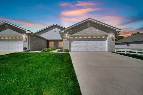 10650 Keystone Ln, Crown Point, IN 46307