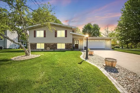 4000 Lancaster Dr, Valparaiso, IN 46383