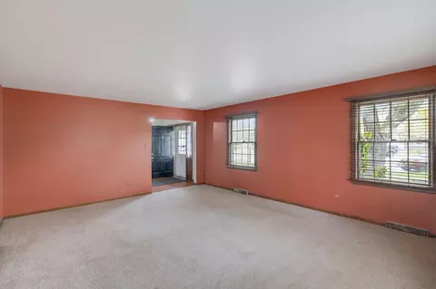 Living - 218 W 38th Ct, Griffith, IN 46319 photo 2 of 3
