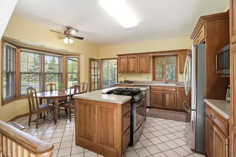 Kitchen - 2385 Samuelson Rd, Portage, IN 46368 photo 4 of 4