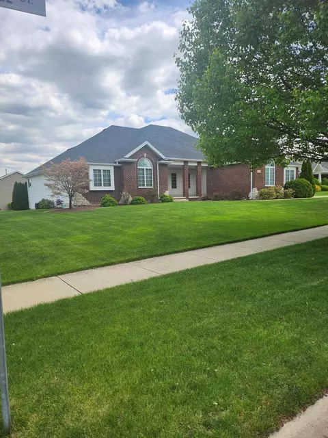 10553 Oakridge Ct, Saint John, IN 46373