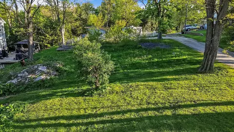 22 S Kenworthy St, Valparaiso, IN 46385