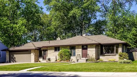 9330 Keilman St, Saint John, IN 46373
