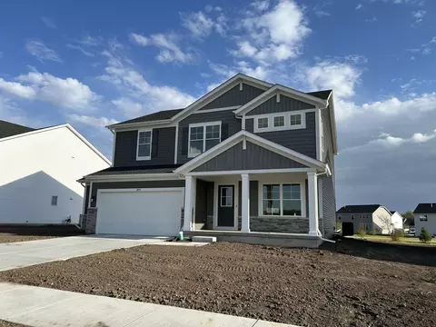 3853 Angel Oak Ln, Valparaiso, IN 46385