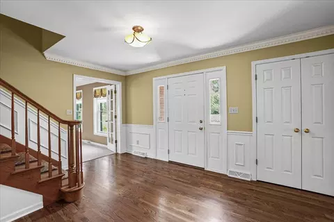 Entry Way - 10204 Devonshire Ln, Munster, IN 46321 photo 1 of 5