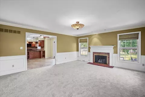 Living - 10204 Devonshire Ln, Munster, IN 46321 photo 3 of 7