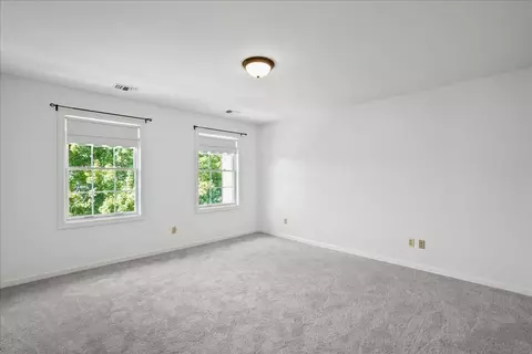 Bedroom - 10204 Devonshire Ln, Munster, IN 46321 photo 6 of 8