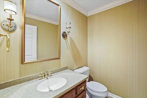 Bath - 10204 Devonshire Ln, Munster, IN 46321 photo 5 of 5