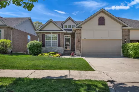 10015 Prairie Knoll Ct, Saint John, IN 46373
