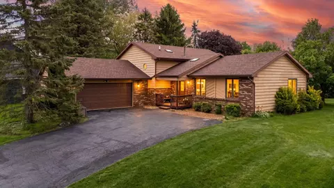 502 Fordwick Ln, Valparaiso, IN 46383