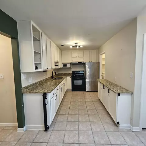 Kitchen - 1412 215th St, Dyer, IN 46311 photo 1 of 4