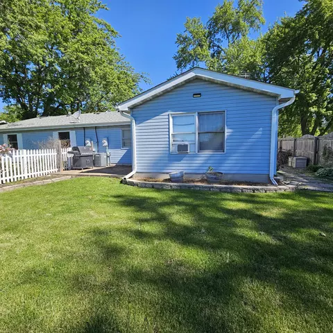 Exterior - 1412 215th St, Dyer, IN 46311 photo 4 of 7