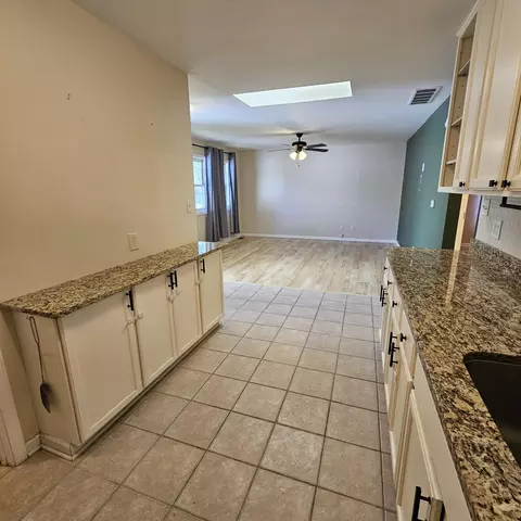 Kitchen - 1412 215th St, Dyer, IN 46311 photo 4 of 4