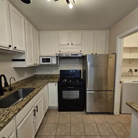 Kitchen - 1412 215th St, Dyer, IN 46311 photo 3 of 4