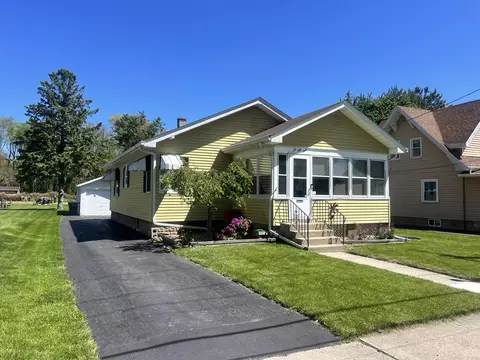 654 Bond Ave, Valparaiso, IN 46385