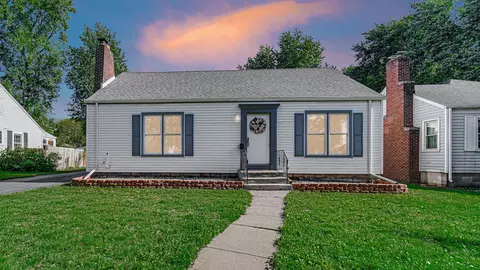 2640 38th St, Highland, IN 46322