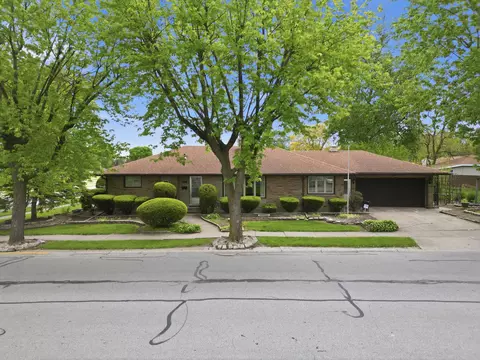 8505 5th St, Highland, IN 46322