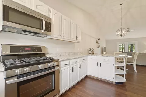 Kitchen - 2037 Texas St, Chesterton, IN 46304 photo 2 of 3
