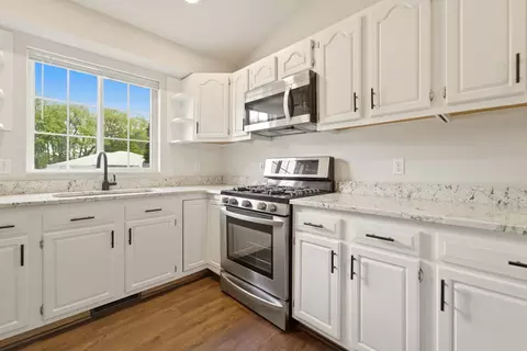 Kitchen - 2037 Texas St, Chesterton, IN 46304 photo 1 of 3